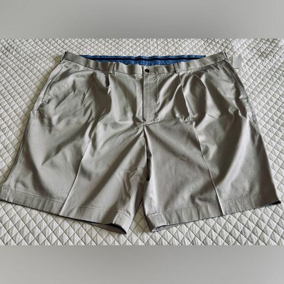 The Brooks Brothers Pleat Front Stretch Advantage Chino Men's Shorts Grey Sz W52 - Picture 2 of 12